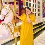 Kanisha Malhotra Instagram - Had so much fun yesterday @tickledpinksaket where my father & I enjoyed a scrumptious meal. This is one of the most instagrammable restaurant in Delhi. Loved the ambiance, food & the vibe. Do check it out. I am sure you will love it 💗💖 P.S.- Don’t I look like a sunshine dressed in yellow? 😋😉 #instagrammable #aesthetic #tickeledpink #instaworthy #instagram #foodporn #instagood #delhi #restaurantsofdelhi #kanishamalhotra #trending