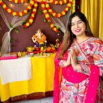 Kanisha Malhotra Instagram - Toh kuch aisa raha iss saal ka Ganpati Festival. Thankyou for coming Bappa. Will miss you.. come back soonest ❤️🙏😇 #ganpati #ganpatibappamorya #ganpatidecoration #ganpatibappa #ganeshchaturthi #ganesha #kanishamalhotra #10yearsofkanukegannu