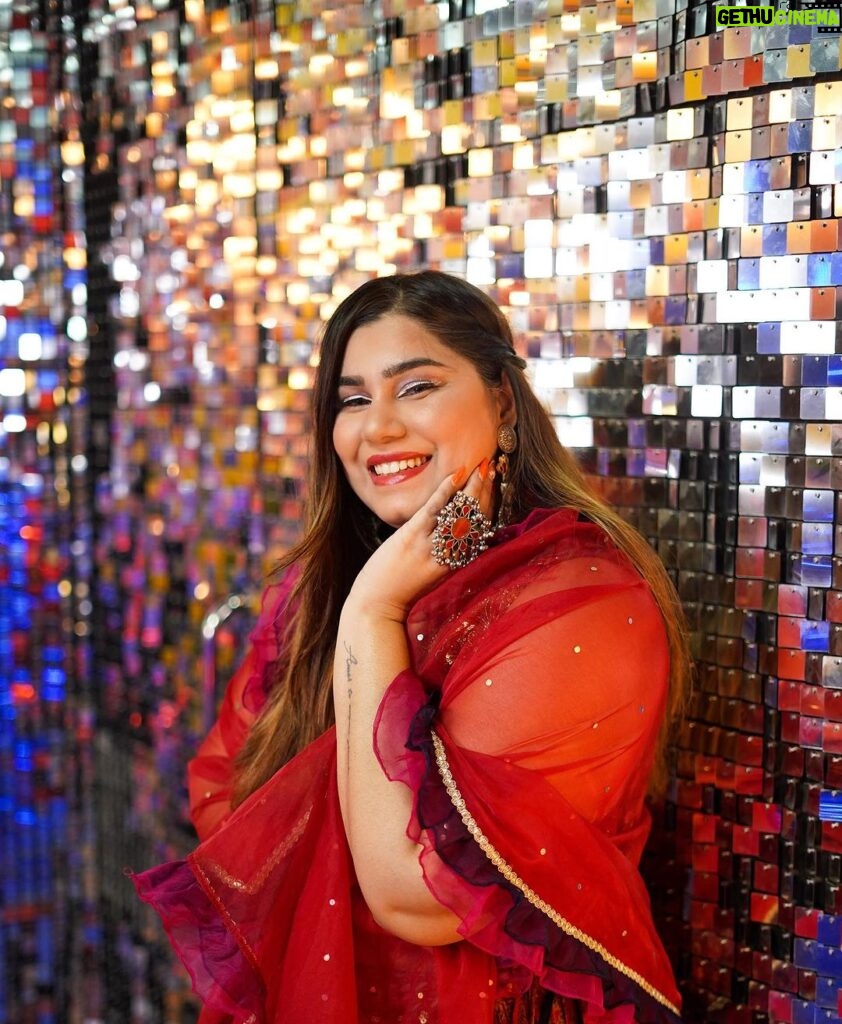 Kanisha Malhotra Instagram - Red, the third colour, stands for Mata Chandraghanta. This color represents vitality, fervor, and enthusiasm. Additionally, it stands for health and fertility. May you all be blessed with everything 🙏 Jai Mata Di 🙏 📸 @whoisclicking #lal #red #redcolour #navratri #day3 #explore #trending #kanishamalhotra