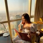 Kanisha Malhotra Instagram – Spectacular scenery just beyond your hotel room window.

#Sheikhzayed #Downtown #DIFC #gevora #gevorahotels #tallesthotelintheworld #dubairestaurant #dubai #luxuryhotel #restaurant #highviewrestaurant #overviewpoollounge
 #pool #swimmingpool #relax Tallest Hotel In world Gevora- Dubai