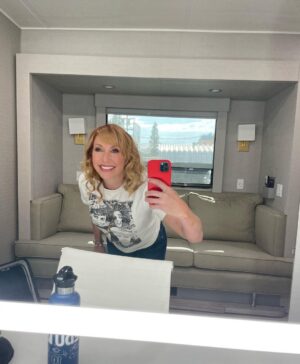 Kari Byron Instagram - Smile check. Working with friends is my favorite kind of work. @thekevinhealey13 😜