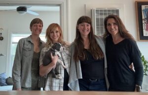 Kari Byron Instagram - GLOM Brunch😆
Scottie, Kari, Jess, Linda The combined skills of the women in this room could fix absolutely anything from existential to electrical. 
#Mythbusters @girlscottie @oopsie_dee @lenny_wolkovitch @ziggystarduststaffy