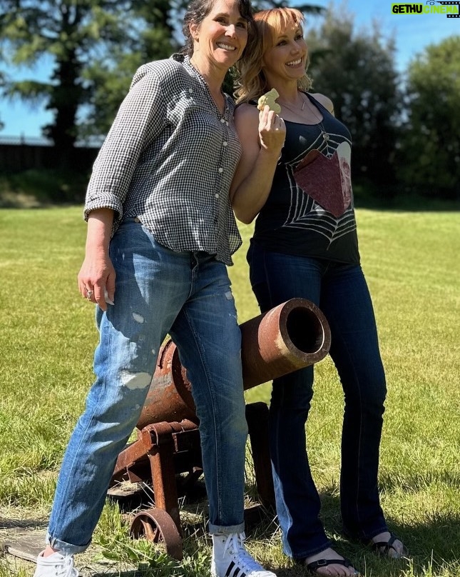 Kari Byron Instagram - It has been ten years since the cannonball incident. (Remember when we accidentally shot a cannonball into a neighborhood?!) We made cannon shaped cookies and had a Mythbusters reunion. Old stubby got released from the evidence locker. He is smaller than I remember. @lenny_wolkovitch #mythbusters