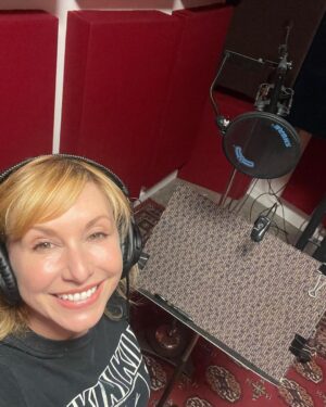 Kari Byron Instagram - Love voice-over work. Don’t have to wear makeup or even brush my hair😝

#voiceover #crashtestgirl