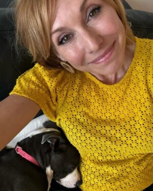 Kari Byron Instagram - Had to get up before the sun to promote @nationalstemfestival on the morning news. Puppy wasn’t happy about central time😂