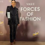 Karisma Kapoor Instagram – True fashion isn’t just about what you wear, it reflects your inner self.

Thank you @vogueindia @rochelle.pinto 
for this special night ✨and accolade. It is an honour to be considered one of the Forces of Fashion in India 🙏🏼🖤

Picked out some clothes and accessories from my closet. A sharp suit by @eliesaabworld , an old shirt by @otherstories , my intricate limited edition box clutch by @jimmychoo ( Circa 2011 ) @louisvuitton ring ( Circa 2015 ) and one of my fav comfy gold pumps @alexandrebirman 

#ForcesOfFashion #BeUrself