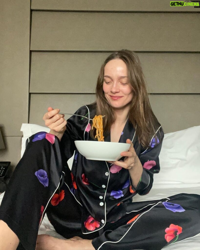 Karmen Pedaru Instagram - PJ’s+Pasta=Perfect evening in☺️🍝❤️ @karmenpedaru.silk