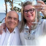 Kate Mulgrew Instagram - Spent a relaxing, happy 4th of July with the excellent @robert_picardo - cheers and we hope you are enjoying the long weekend! 🎆🥂