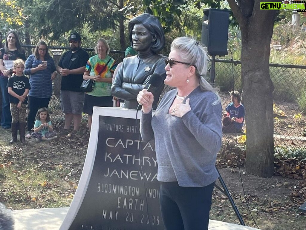 Kate Mulgrew Instagram - Ten photos for the last #tbt of 2022! Quite a year, to say the least. Thank you to everyone who came out to say hello at conventions across the US, to my intrepid Prodigy cast & crew, to the folks at the Janeway statue in Bloomington, and to everyone who follows me across social media! As Janeway said in today's #StarTrekProdigy season 1 finale - go boldly. 💫🚀🖖🏻 @startrekonpplus @startrek @jameelajamil @brettgray @alexkurtzmanofficial @janewaycollective All photos by Amy Imhoff @amyimhoff1701