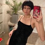 Kate Vitamin Instagram - Merry fistmas, hoes 🫰🏻