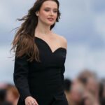 Katherine Langford Instagram - #LeDéfilé what an honor to walk in this show with my L'Oréal Paris family! A powerful celebration of equality, creativity, and unity. Thankyou for bringing us all together in this beautiful city ✨✨✨ @lorealparis #worthit Paris, France