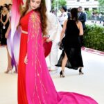 Katherine Langford Instagram - Thankyou @prada for taking me to my first MET Gala (grazie mille!) 🙏💖 💖 #metgala2018 #heavenlybodies
