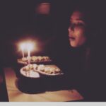 Katherine Langford Instagram - My heart is so full 💖 Thankyou so much to everyone for the beautiful birthday wishes, and for absolutely making my day! I cannot put into words how much I love you all ❤ Thank you to my family, and friends who could make it out last night, my Texas family (😉), and @mollyddickson for surprising me with this incredible cake! Thankyou for making me feel so damn loved. Best. Day. Ever. #21