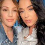 Katy Perry Instagram – I ♥️ when my fav pop girlies visit me at work! 🥹 @elliegoulding live on #IDOLFINALE ON RN WATCH N VOTE ✔️