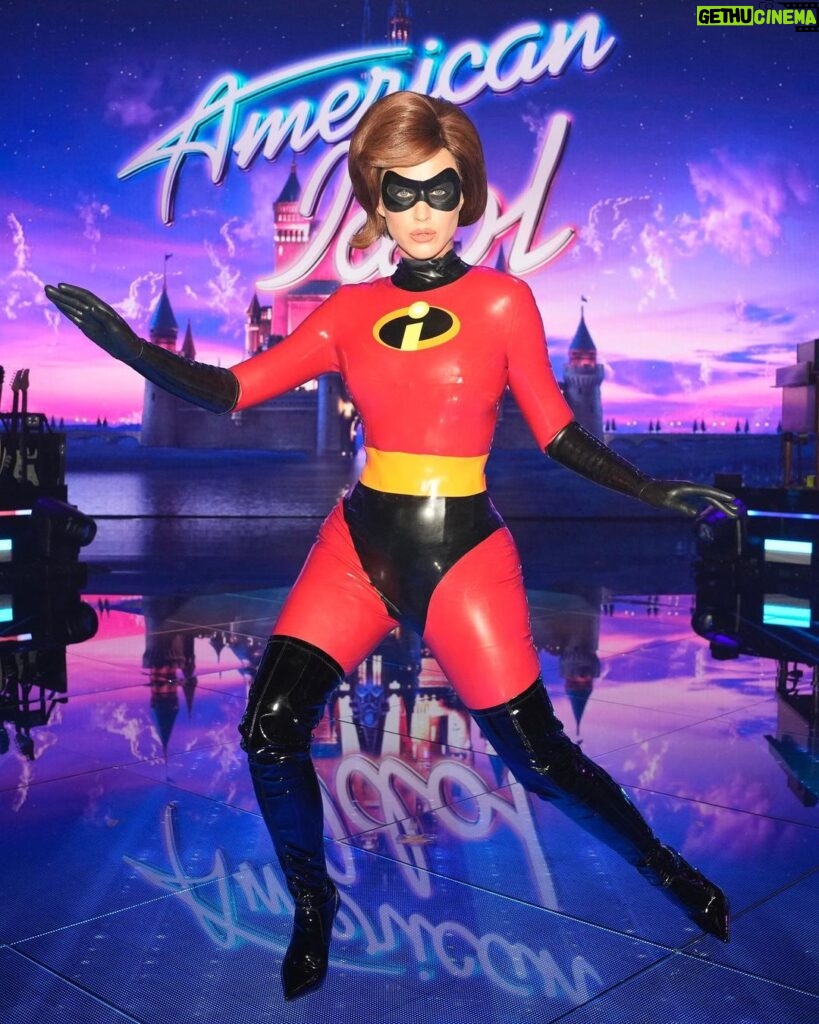 Katy Perry Instagram - my secret identity is…. Mom ♥️ Katy Perry 🎤 Popstar ⭐️ 🇺🇸 #Idol judge But tonight I’m ELASTIGIRL🤸🏻‍♀️❗️ #INCREDIBLES 📸: @geewonder