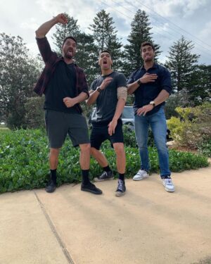 Kawakawa Fox-Reo Instagram - Suns out tongues out❤️