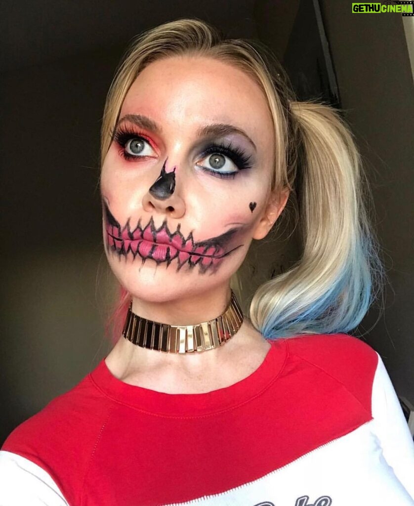 Kelsey Cook Instagram - My Halloween makeup has improved marginally over the years 🎨