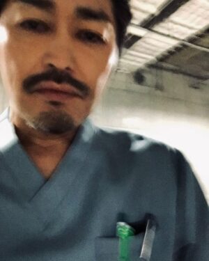 Ken Yasuda Instagram - #PICU #今夜9時 
#第3話 #フジテレビ　
空き時間に撮ったらピンぼけ。