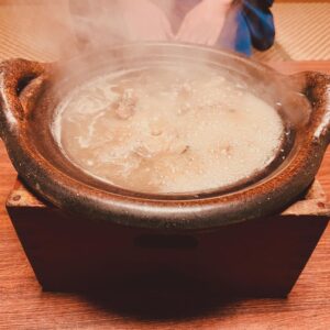 Ken Yasuda Instagram - 創業340年.....。
あゝ京都。
睨み飯すら忘れて、『人生のおもひで』みたいに撮ってました。

今年のご褒美を、今年の自分に。
🐢