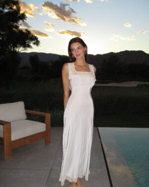 Kendall Jenner Instagram - thank you for all the birthday love ❤️