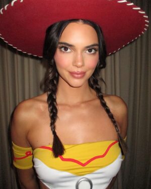 Kendall Jenner Instagram - 🤠