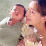 Kerstin Chan Instagram - 詹可旬💛新生兒寫真 . . . . . #親愛的莉絲 #新生兒寫真 #寶寶照 #家庭照 #家庭寫真 #台中攝影 親愛的莉絲新生兒攝影/孕婦寫真 Katie Cloris Photography