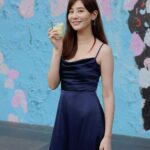 Kerstin Chan Instagram - 新年5連拍📷✌🏻 最近天天都告訴自己要記得心懷感恩 實行後真的很容易因為小事而開心☺️ 看完照片很感謝的是 另一半的拍照功力確定是可以調教的🥹 我的訓練方式是多多讚美 等到對方會主動想幫忙拍照 那就距離成功不遠了💙 👗 @sugar_lily_official 這套緞面連身寬褲實在太美 穿上就有好心情🥰