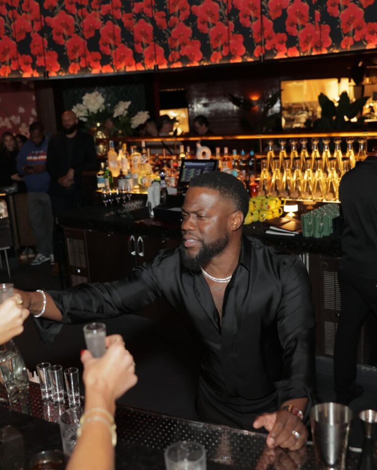 Kevin Hart Instagram - Ain’t no party like a Kevin Hart party because a Kevin Hart party don’t stop….especially when I’m bartending …. I had the @grancoramino flowing at @komodolv at the Fontainebleau ….#HardWorkTasteDifferent