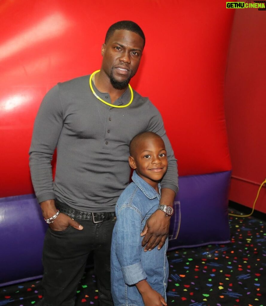 Kevin Hart Instagram - Happy Birthday Day to my GUUUUUYYYYY!!!!! My best friend and my son…..I love you to the moon and back. Keep going son….the world is yours!!!!! #Harts