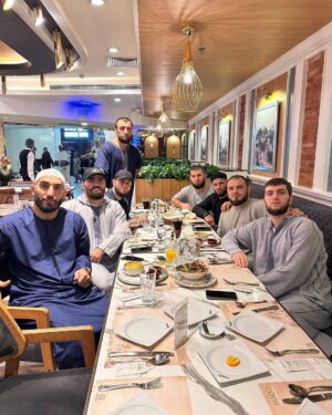 Khabib Nurmagomedov Instagram - Неделя на священном месте.
#Mecca 🕋🤲
#Alhamdulillah for everything