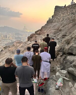 Khabib Nurmagomedov Instagram - Неделя на священном месте.
#Mecca 🕋🤲
#Alhamdulillah for everything