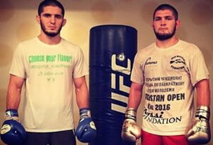 Khabib Nurmagomedov Instagram - Просто лучший 👊
Доказал это в упорном, конкурентном бою, против лучшего действующего бойца планеты.

Всегда есть над чем работать.

Но это история уже останется надолго в этом виде спорта.

Просто вспомните на своей памяти, кто возглавлял рейтинг лучшего бойца вне зависимости от весовой категория с Евразии за всю истории смешанных единоборств, их было всего лишь пару бойцов и Ислам уже в этом списке.

Ты уже история Брат @islam_makhachev