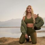 Khloé Kardashian Instagram - Contour like never before. ✨Sculptknit is the curve-hugging, high-performance set we've needed. #fableticsxkhloe
