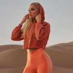 Khloé Kardashian Instagram - 🍑🧡