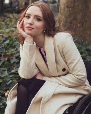 Kiera Allen Instagram - A beautiful day in Bryant Park.

Shot by @roseandivyjournal
Styling by @emilysanchezstyle
Hair and makeup by @jessibutterfield