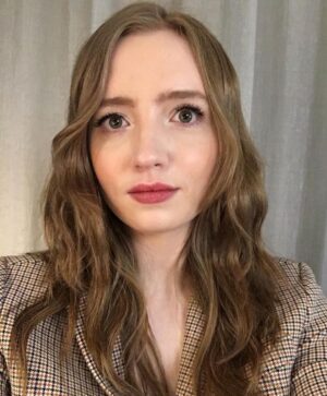 Kiera Allen Instagram - Since you couldn’t see the full press junket LEWK through Zoom, I thought I’d do a little high-drama hotel room photoshoot.

Styling by @emilysanchezstyle
Makeup by @kmannmakeup
Hair by @davestanwell
Photos by Mom, but with Dad’s phone ‘cause it’s got the good camera
Lighting by the aforementioned Dad holding a lamp
Selfies by me