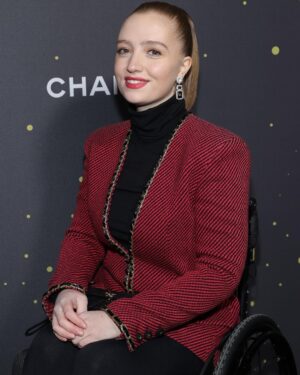 Kiera Allen Instagram - Thank you @chanelofficial for inviting me to the Chanel No 5 in the Stars party! We’re back on red carpets babyyyy

Makeup by @tobimakeup
Hair by @riadazarhair
Styling by @chanelofficial
