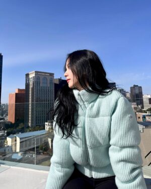 Kim Jisoo Instagram - ❄️
@alo 
@aloyoga