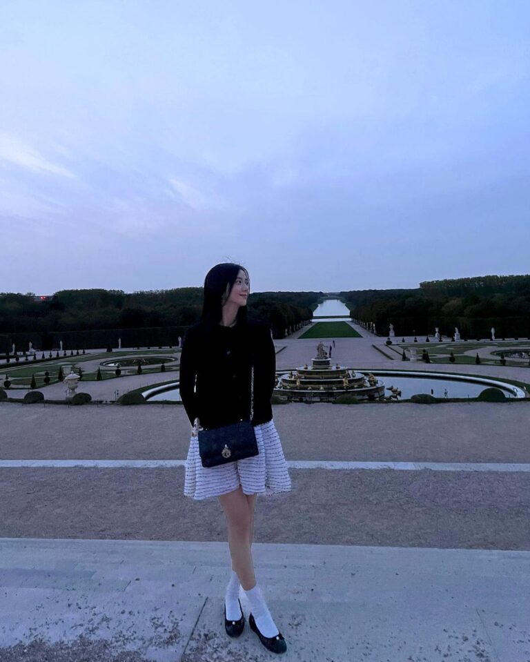 Kim Jisoo Instagram - Jisoo in Versailles 🏰 Versailles Palace, Paris, France