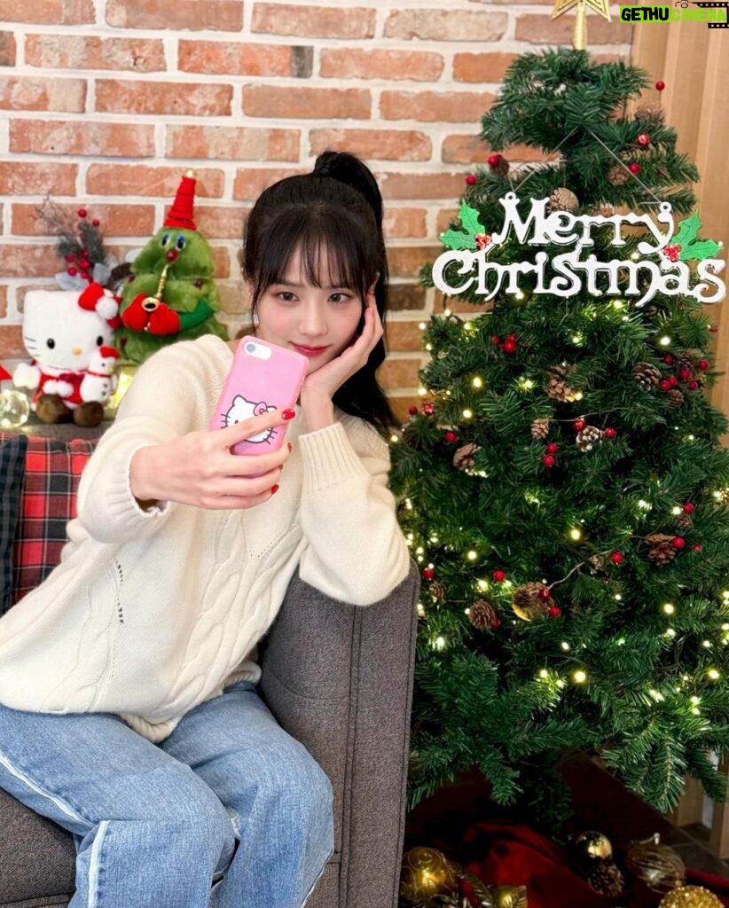 Kim Jisoo Instagram - 🎄M E R R Y C H R I S T M A S 🎄