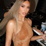 Kim Kardashian Instagram - 🍯