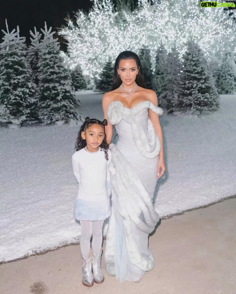 Kim Kardashian Instagram - Happy 6th Birthday Chicago! I honestly didn’t know too much about what raising a Capricorn girl would be like but you make it so easy and fun and silly!!! I can already see the determination and ambition you have within you. You are so smart, sweet, silly and so lovable to everyone around you especially your cousins! It’s magical to see you all together and all the love that exists between the tribe. I love you so much Chi Chi and can’t believe you are 6 years old! 🩷 I’m so so so happy to be your mommy!