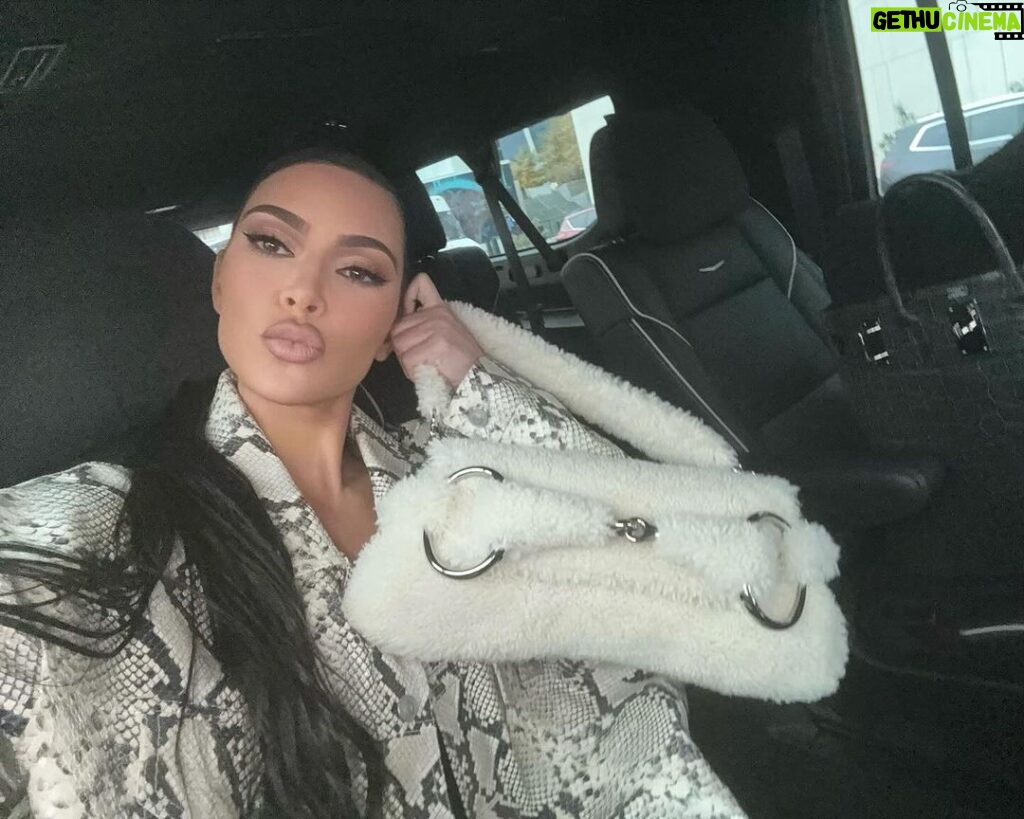 Kim Kardashian Instagram - Too Glam To Give A Damn 💄