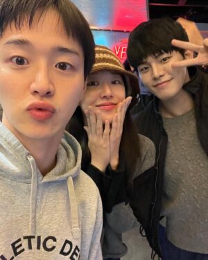 Kim Tae-jeong Instagram - 9시💕