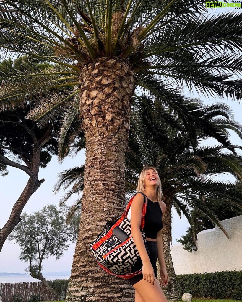 Klelia Andriolatou Instagram - Ready for holidays 🌴 @el_bags_gr @tsantilis