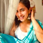 Komalee Prasad Instagram - Sunset Aesthetics and some feminity 🌤️🌻🦋♥️ . . . . #goldenhour
