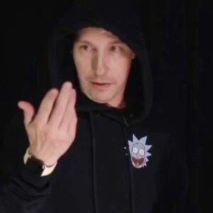 Konstantin Pavlov Instagram - С детства хотел на себе все проверять, и никогда бы не подумал, что будет в жизни такой момент, когда меня попросят протестировать свою продукцию такая компания, как Gillette @gilletterussia
Дело в том, что у них вышла новая коллекция антиперсперантов Gillette Power Rush, они не простые, а с микрокапсулами, собственно, это меня больше всего и заинтересовало. Конечно, я предложил проверить их продукцию в боевых условиях, довести себя до такого состояния, чтобы вспотеть и посмотреть, как работают их антиперсперанты, которые ещё и борется с неприятным запахом! 
Ведь Gillette - лучше для мужчины нет, но нужно еще доказать! 
#Gillette #GilletteAP #антиперспирант