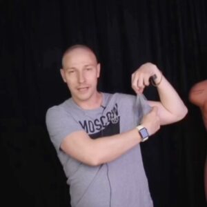 Konstantin Pavlov Instagram - С детства хотел на себе все проверять, и никогда бы не подумал, что будет в жизни такой момент, когда меня попросят протестировать свою продукцию такая компания, как Gillette @gilletterussia
Дело в том, что у них вышла новая коллекция антиперсперантов Gillette Power Rush, они не простые, а с микрокапсулами, собственно, это меня больше всего и заинтересовало. Конечно, я предложил проверить их продукцию в боевых условиях, довести себя до такого состояния, чтобы вспотеть и посмотреть, как работают их антиперсперанты, которые ещё и борется с неприятным запахом! 
Ведь Gillette - лучше для мужчины нет, но нужно еще доказать! 
#Gillette #GilletteAP #антиперспирант