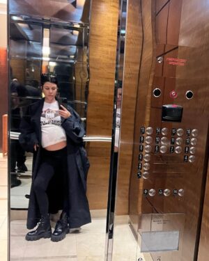 Kourtney Kardashian Barker Instagram - selfies n stuff