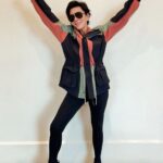 Kris Jenner Instagram - Starting the week off right with my @fabletics @khloekardashian collection!